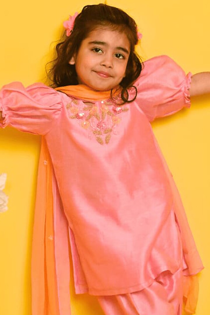 English Peach Chanderi Floral Sequin Embellished Kurta Set For Girls by Klistel at Pernia's Pop Up Shop