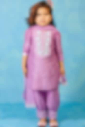 Lilac Chanderi Zari & Thread Embroidered Kurta Set For Girls by Klistel at Pernia's Pop Up Shop