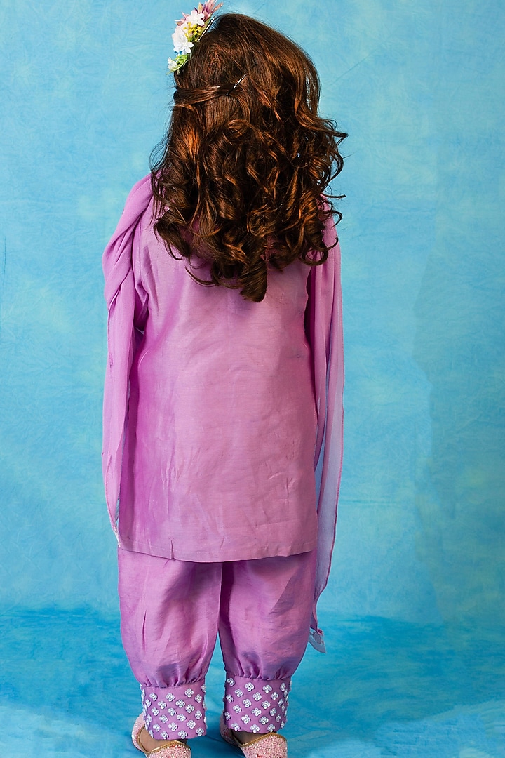 Lilac Chanderi Zari & Thread Embroidered Kurta Set For Girls by Klistel at Pernia's Pop Up Shop