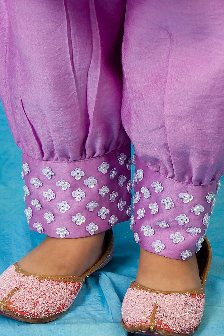 Lilac Chanderi Zari & Thread Embroidered Kurta Set For Girls by Klistel at Pernia's Pop Up Shop