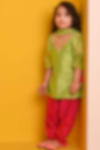 Parrot Green Chanderi Sequin Embroidered Kurta Set For Girls by Klistel at Pernia's Pop Up Shop