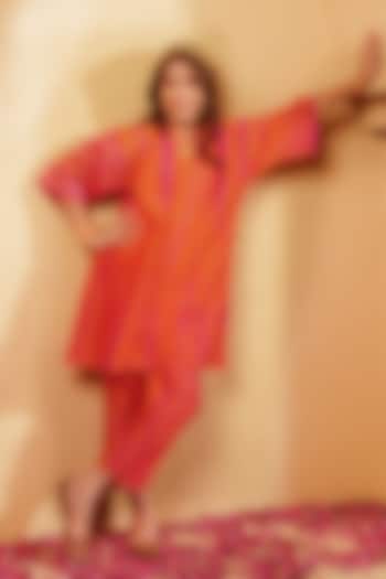 Fuchsia Pink Pure Chanderi Tie-Dye Printed Kaftan Set For Girls by Klistel at Pernia's Pop Up Shop