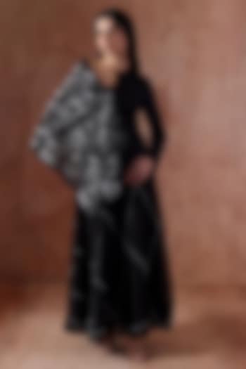 Black Organza Skirt Set by Kliitche by Isha Kedia at Pernia's Pop Up Shop