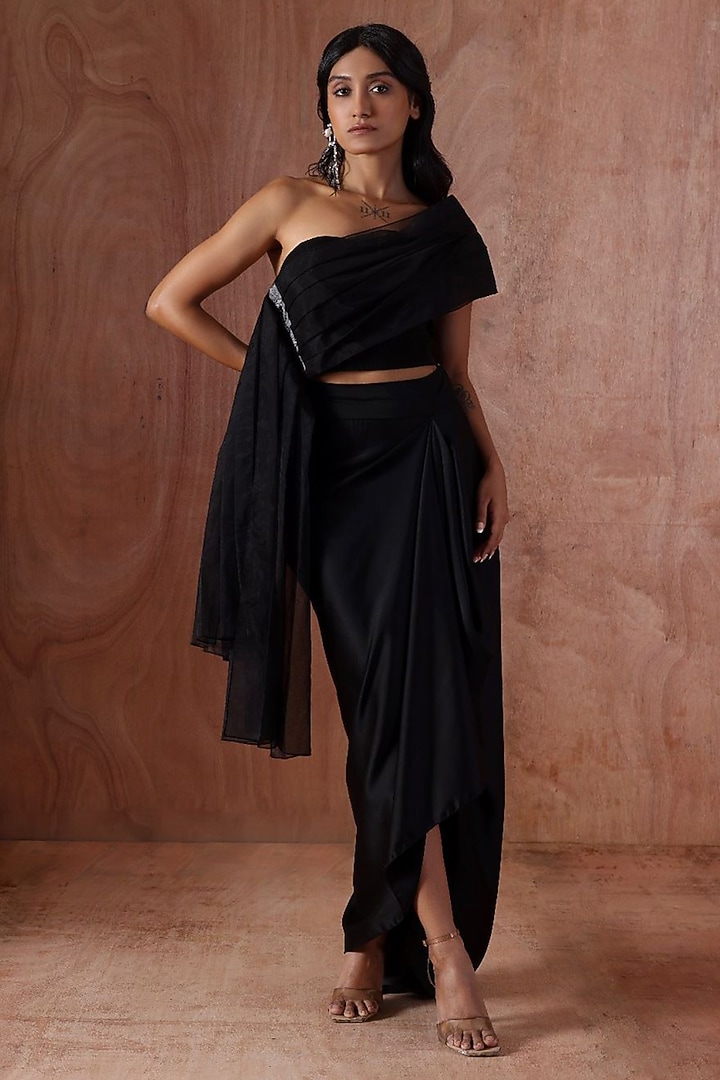 Black Organza Pleated Skirt Set by Kliitche by Isha Kedia at Pernia's Pop Up Shop