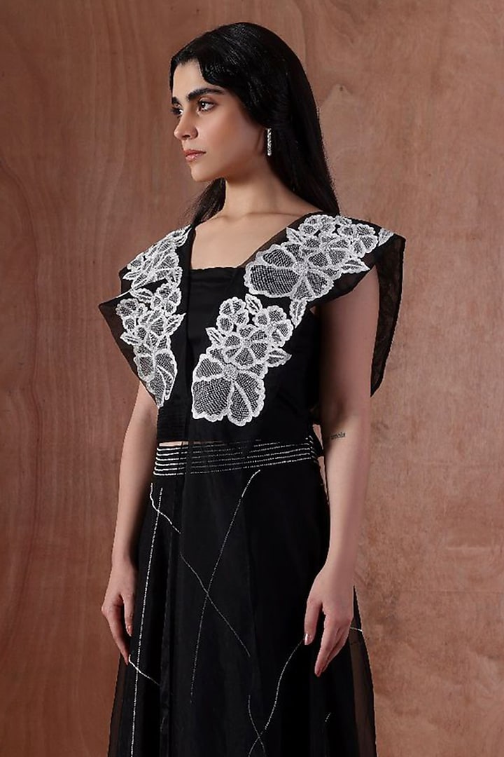 Black Organza Floral Embroidered Skirt Set by Kliitche by Isha Kedia at Pernia's Pop Up Shop