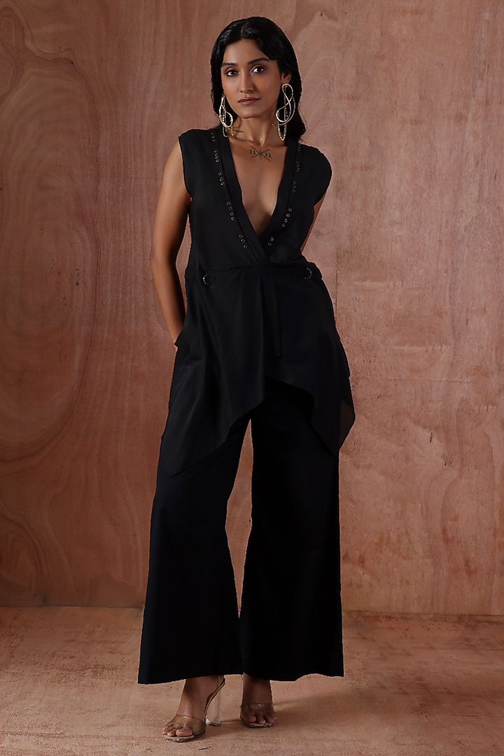 Black Crepe & Giza Cotton Co-Ord Set by Kliitche by Isha Kedia at Pernia's Pop Up Shop