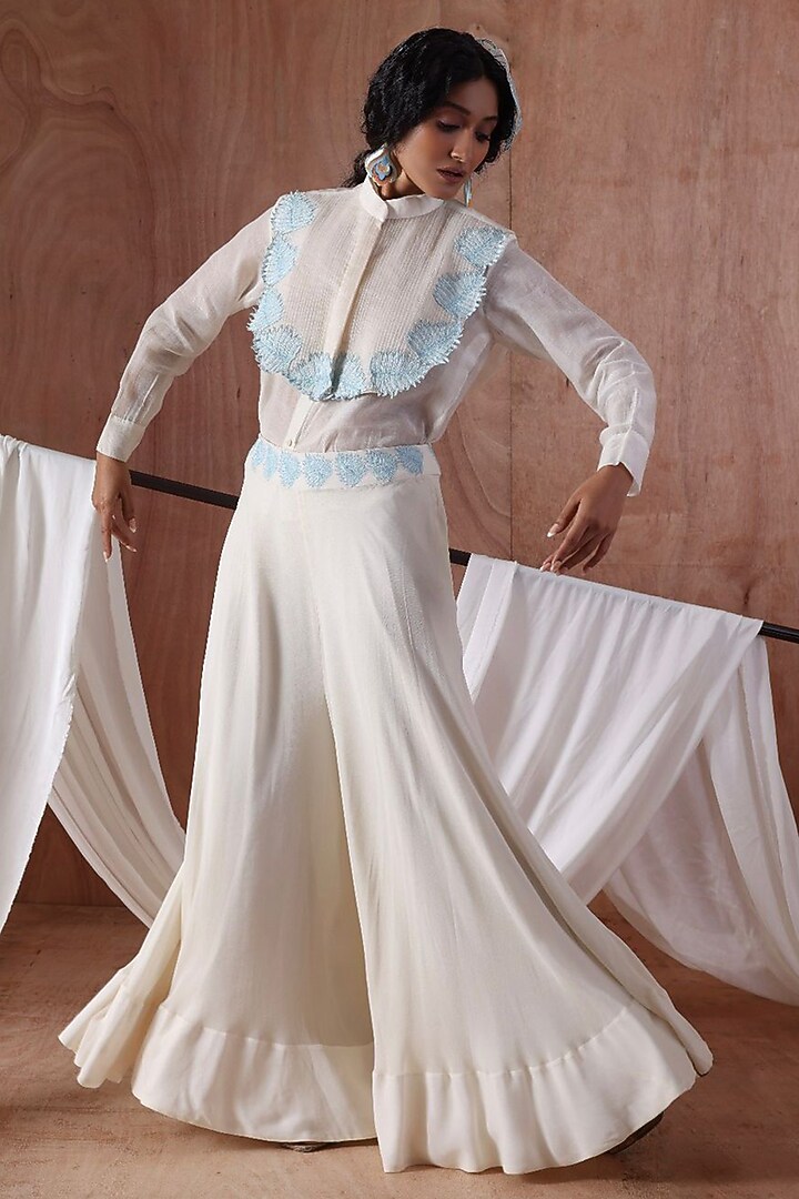 Ivory Chanderi & Cotton Embroidered Co-Ord Set by Kliitche by Isha Kedia at Pernia's Pop Up Shop