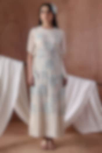 Ivory Georgette & Organza Floral Embroidered Party Wear Gown by Kliitche by Isha Kedia at Pernia's Pop Up Shop