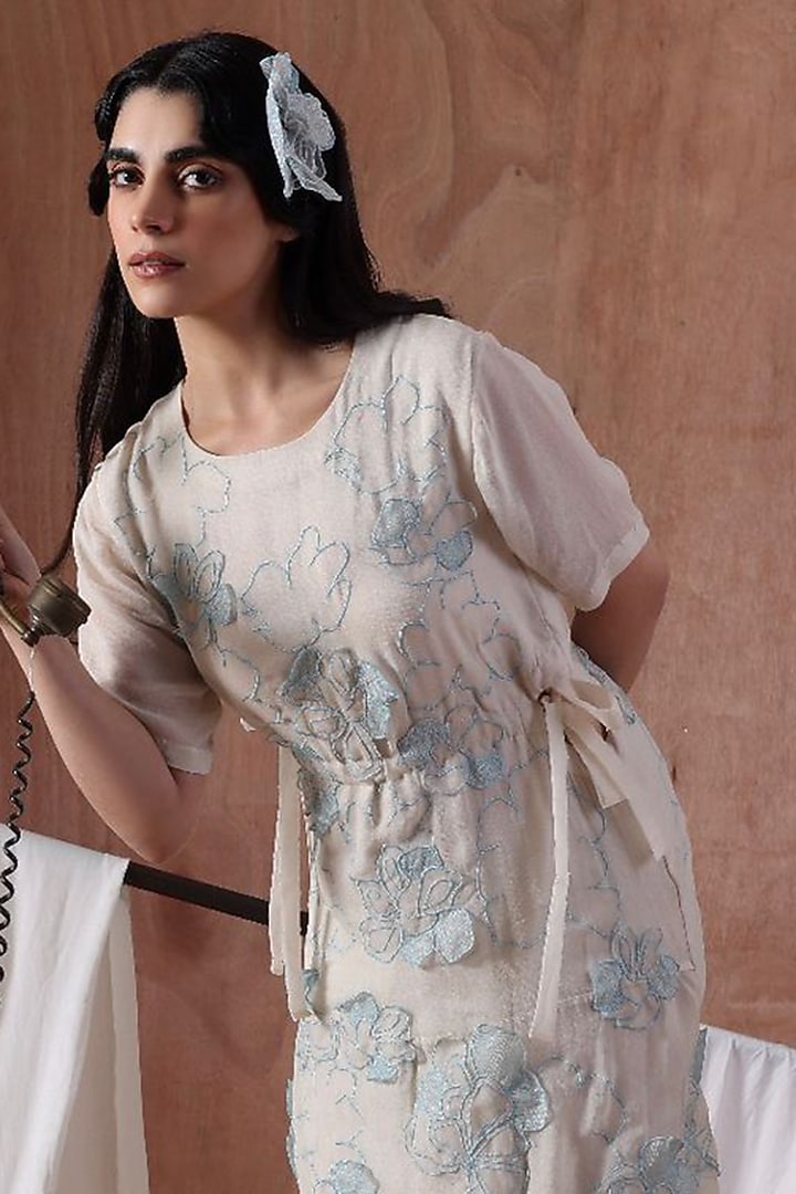 Ivory Georgette & Organza Floral Embroidered Party Wear Gown by Kliitche by Isha Kedia at Pernia's Pop Up Shop