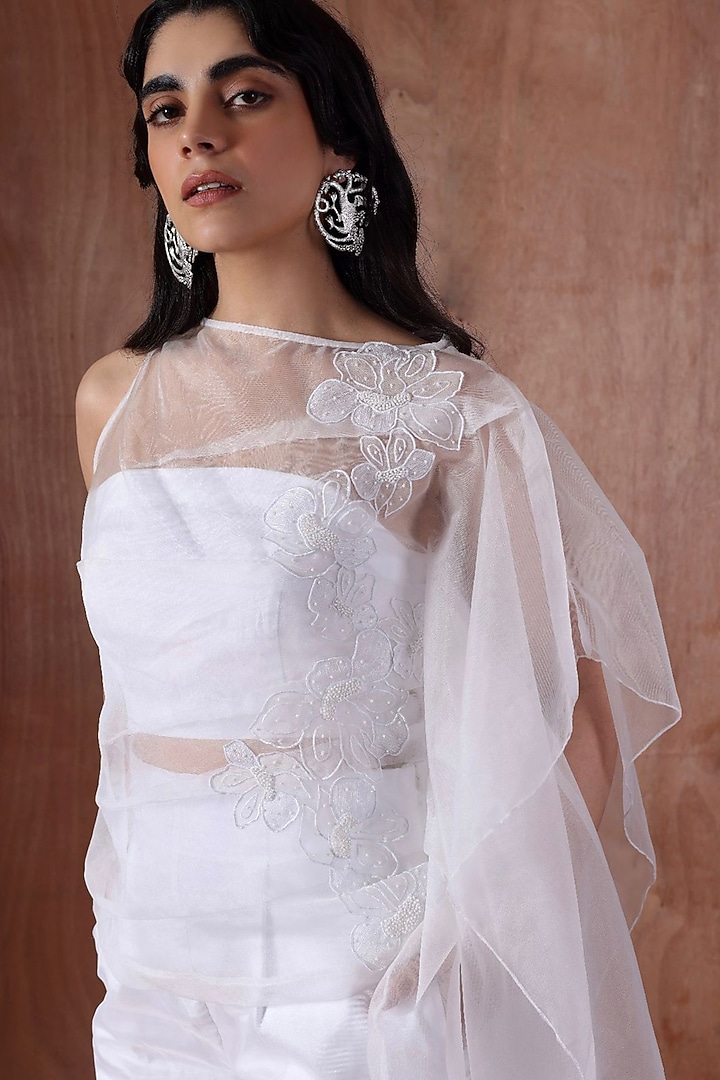White Organza Flora Embroidered Co-Ord Set by Kliitche by Isha Kedia at Pernia's Pop Up Shop