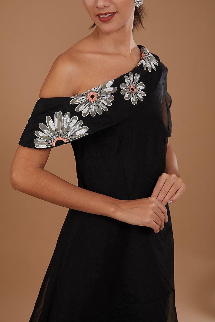 Black Organza Floral Embroidered Off-Shoulder Party Wear Gown by Kliitche by Isha Kedia at Pernia's Pop Up Shop