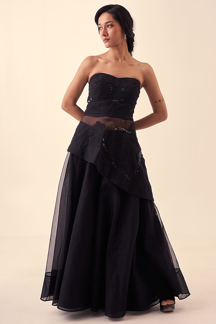 Black Organza & Taffeta Skirt Set by Kliitche by Isha Kedia at Pernia's Pop Up Shop