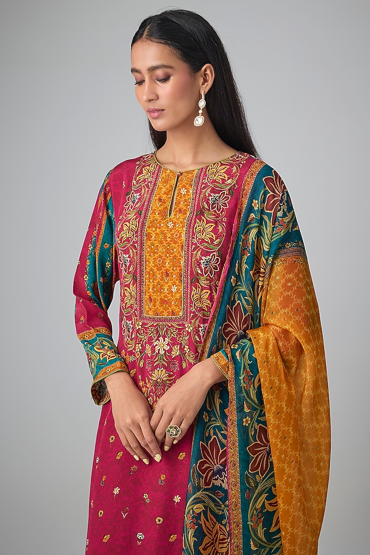 Fuchsia Pink Viscose Crepe Embroidered Kurta Set by Kalista at Pernia's Pop Up Shop