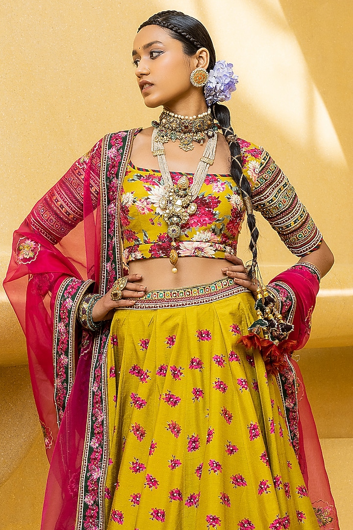 Inayat Wedding Lehenga Set by Kalista at Pernia's Pop Up Shop