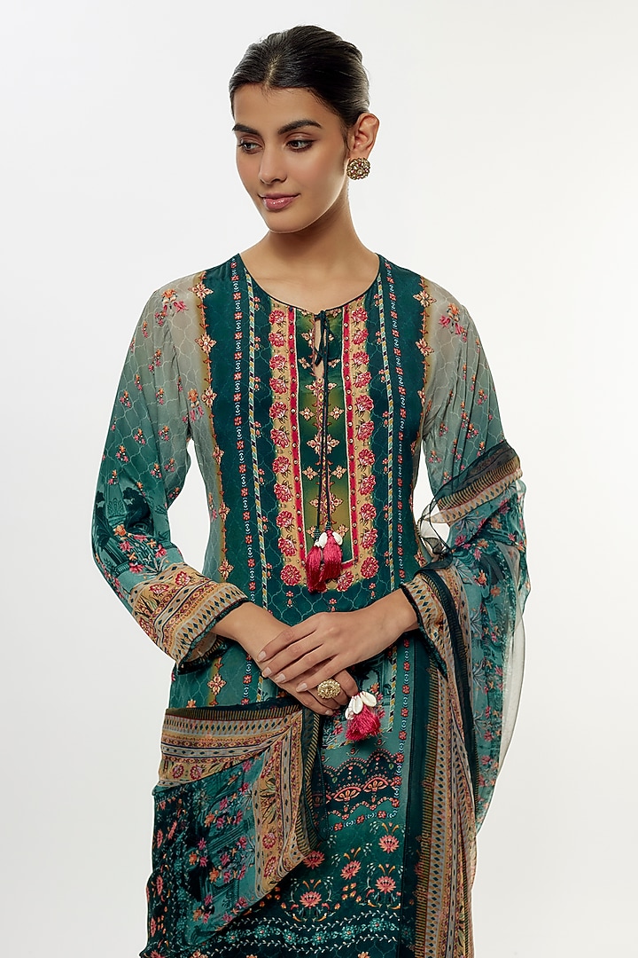 Emerald Green Viscose Crepe Kurta Set by Kalista at Pernia's Pop Up Shop