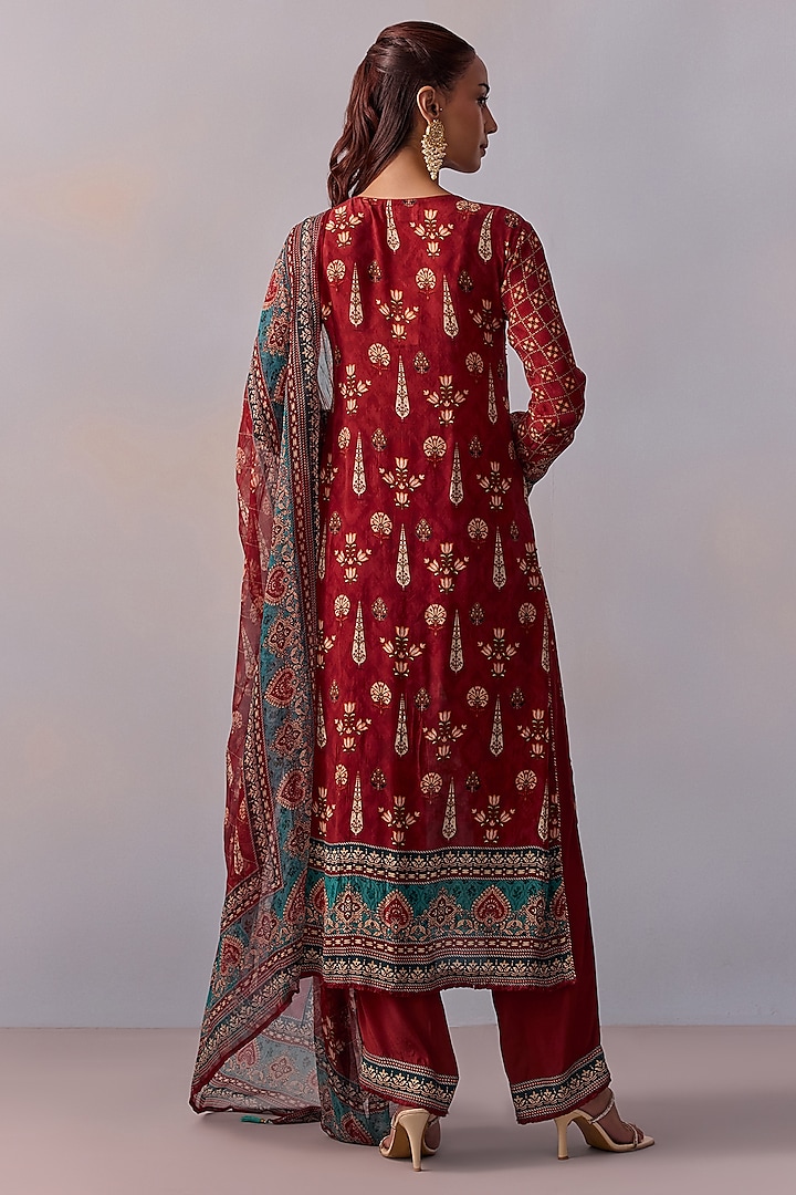 Maroon Viscose Crepe Printed & Embroidered Straight Kurta Set by Kalista at Pernia's Pop Up Shop