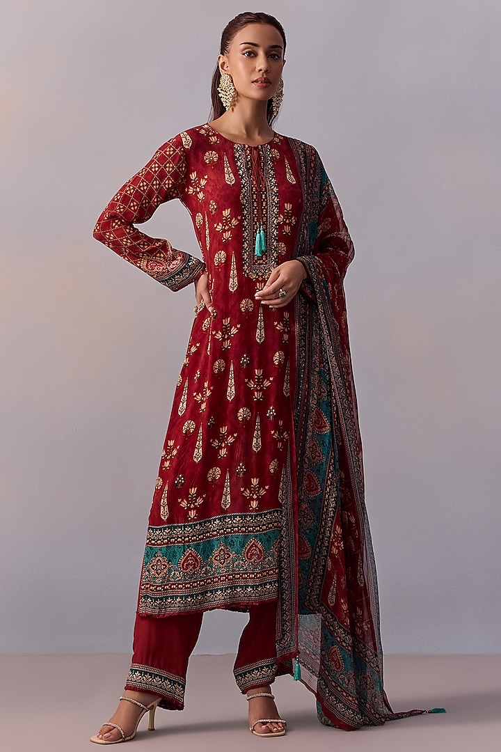 Maroon Viscose Crepe Printed & Embroidered Straight Kurta Set by Kalista at Pernia's Pop Up Shop