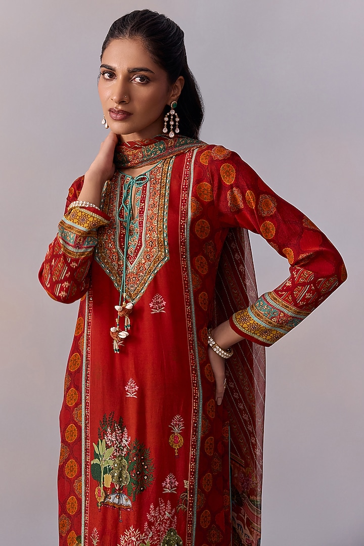 Red Viscose Crepe Printed & Embroidered Straight Kurta Set by Kalista at Pernia's Pop Up Shop