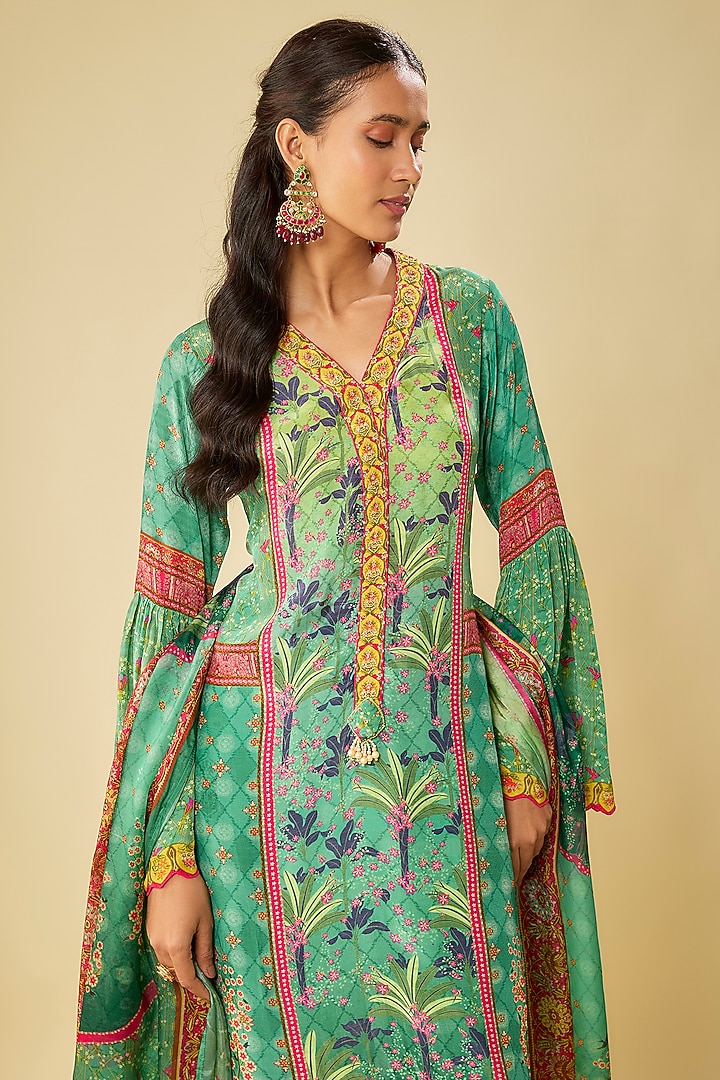 Green Crepe Hand Embroidered Kurta Set by Kalista at Pernia's Pop Up Shop