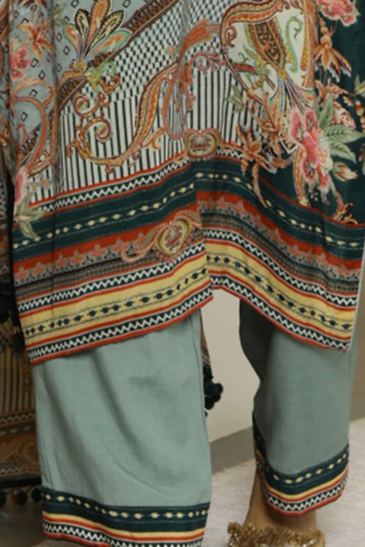 Hedge Green Paisley Printed Kurta Set by Kalista at Pernia's Pop Up Shop