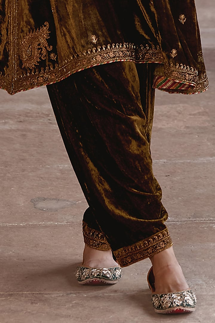 Bottle Green Silk Velvet Zari Embroidered Kaftan Set by Kalista at Pernia's Pop Up Shop