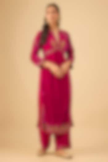 Pink Silk Velvet Zari Hand Embroidered Kurta Set by Kalista at Pernia's Pop Up Shop