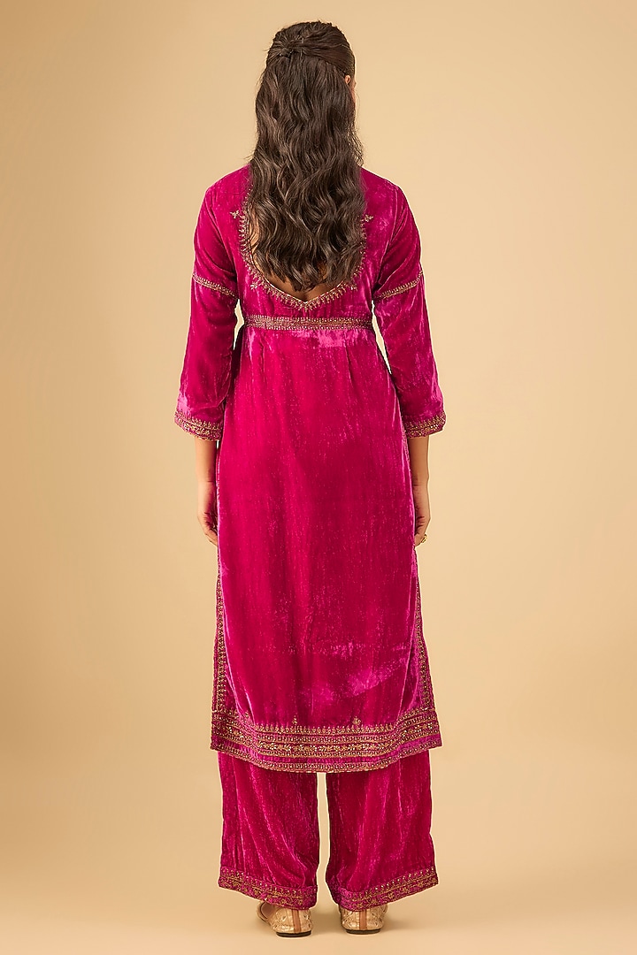 Pink Silk Velvet Zari Hand Embroidered Kurta Set by Kalista at Pernia's Pop Up Shop
