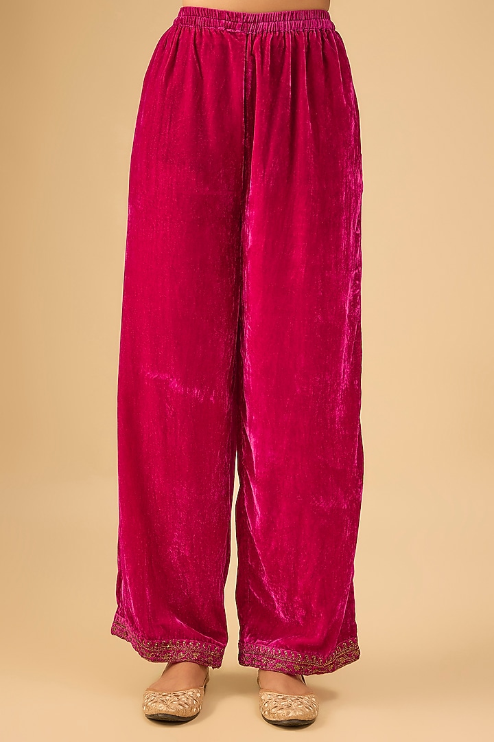 Pink Silk Velvet Zari Hand Embroidered Kurta Set by Kalista at Pernia's Pop Up Shop