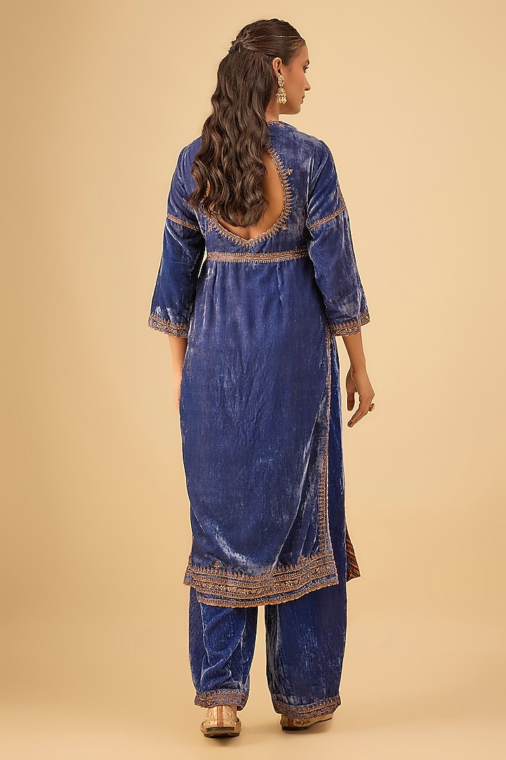Blue Silk Velvet Zari Hand Embroidered Kurta Set by Kalista at Pernia's Pop Up Shop