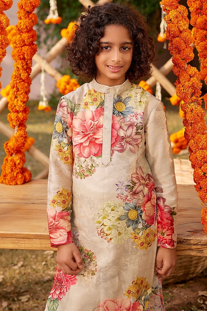 Beige Handwoven Chanderi Kurta Set For Boys by Kalista kids at Pernia's Pop Up Shop