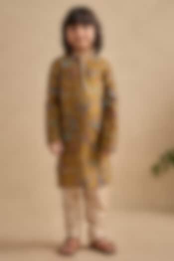Moss Green Chanderi Embroidered & Paisley Printed Kurta Set For Boys by Kalista kids at Pernia's Pop Up Shop