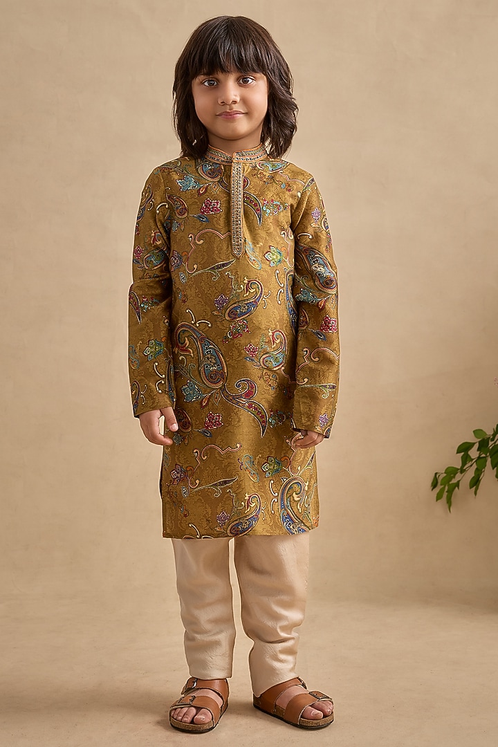 Moss Green Chanderi Embroidered & Paisley Printed Kurta Set For Boys by Kalista kids at Pernia's Pop Up Shop