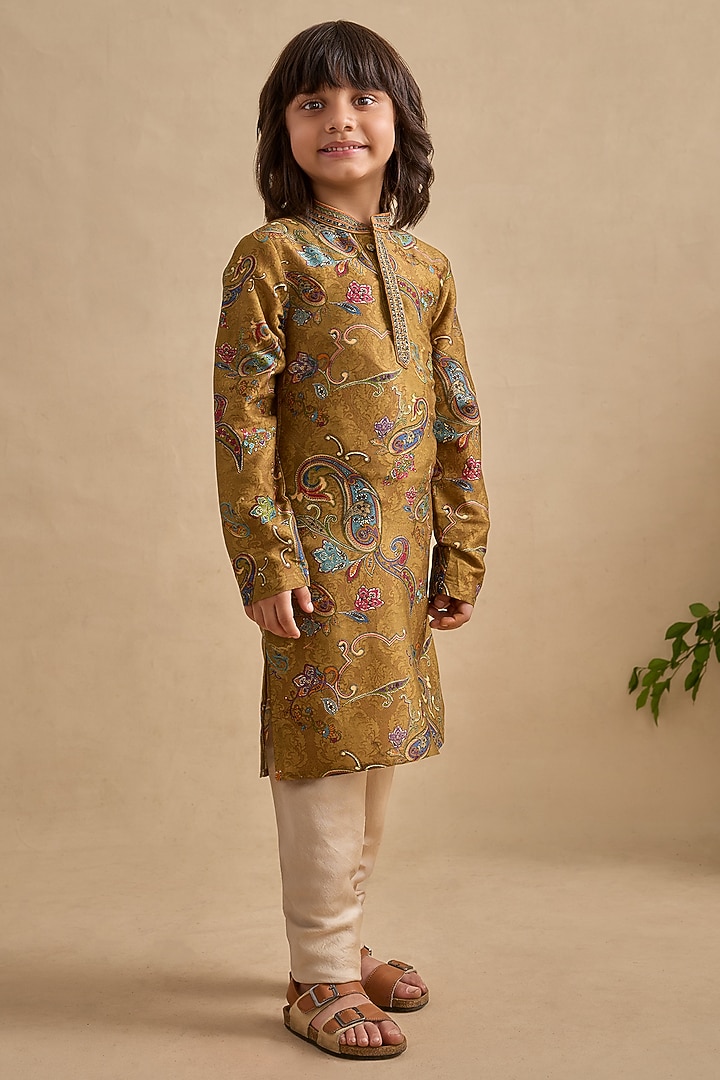 Moss Green Chanderi Embroidered & Paisley Printed Kurta Set For Boys by Kalista kids at Pernia's Pop Up Shop