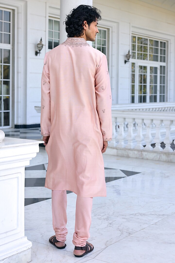 Dusty Pink Chanderi Thread Embroidered Kurta Set by Kalista Men at Pernia's Pop Up Shop