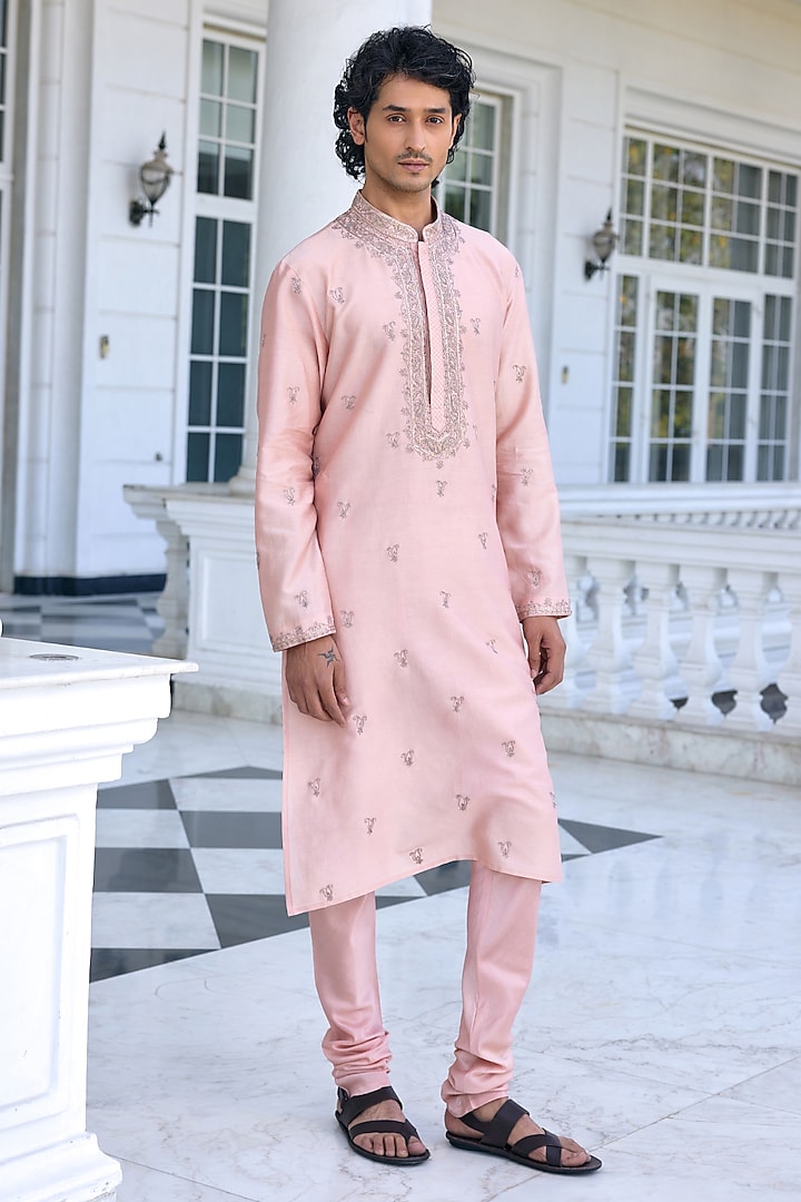 Dusty Pink Chanderi Thread Embroidered Kurta Set by Kalista Men at Pernia's Pop Up Shop