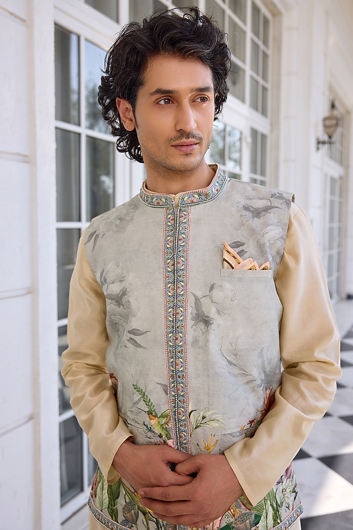 Powder Grey Dola Silk Printed Bundi Jacket Set by Kalista Men at Pernia's Pop Up Shop