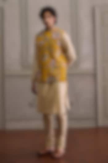 Amber Viscose Silk & Chanderi Floral Printed Bundi Jacket Set by Kalista Men at Pernia's Pop Up Shop