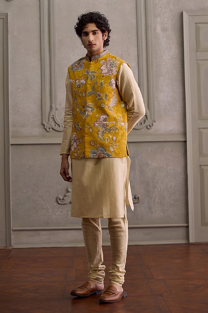 Amber Viscose Silk & Chanderi Floral Printed Bundi Jacket Set by Kalista Men at Pernia's Pop Up Shop