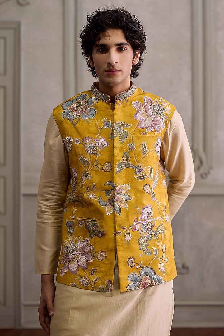 Amber Viscose Silk & Chanderi Floral Printed Bundi Jacket Set by Kalista Men at Pernia's Pop Up Shop