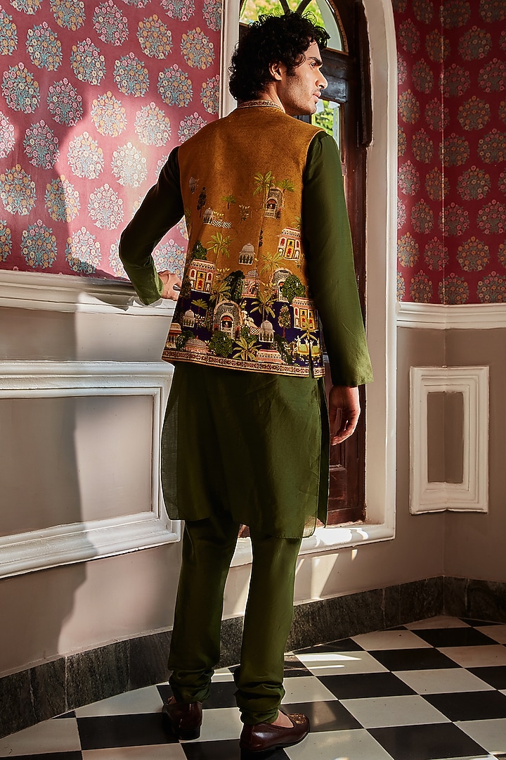 Mustard Raw Silk Printed & Embroidered Bundi Jacket Set by Kalista Men at Pernia's Pop Up Shop