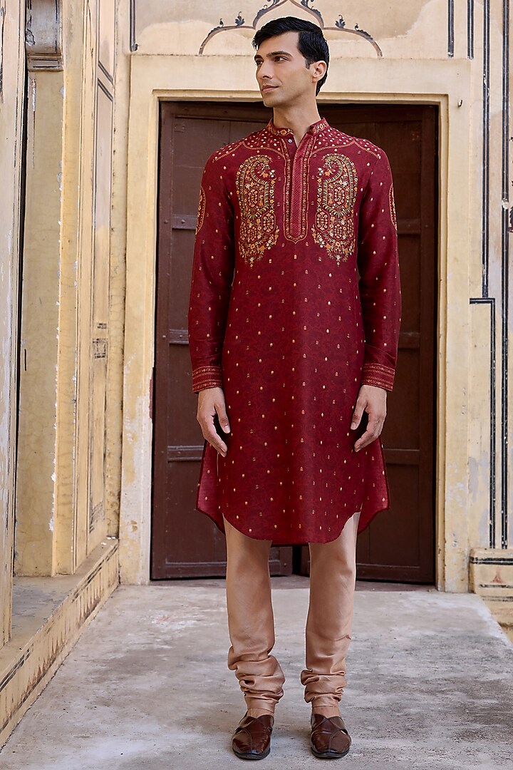 Maroon Chanderi Silk Paisley Motif Embroidered Kurta Set by Kalista Men at Pernia's Pop Up Shop