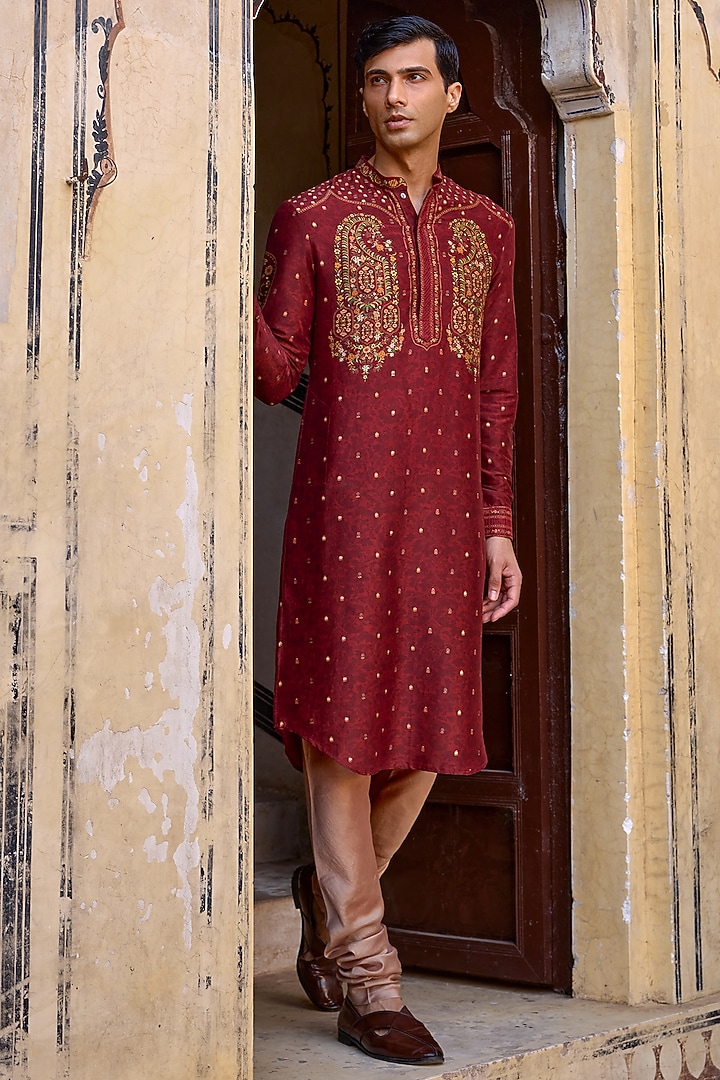 Maroon Chanderi Silk Paisley Motif Embroidered Kurta Set by Kalista Men at Pernia's Pop Up Shop