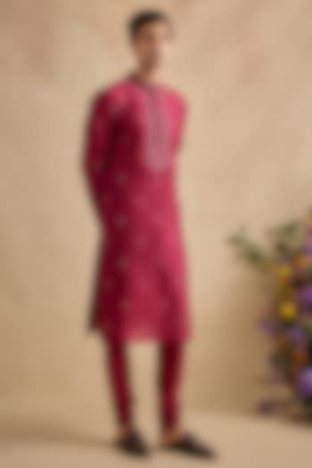 Magenta Chanderi Silk Thread Embroidered Kurta Set by Kalista Men at Pernia's Pop Up Shop