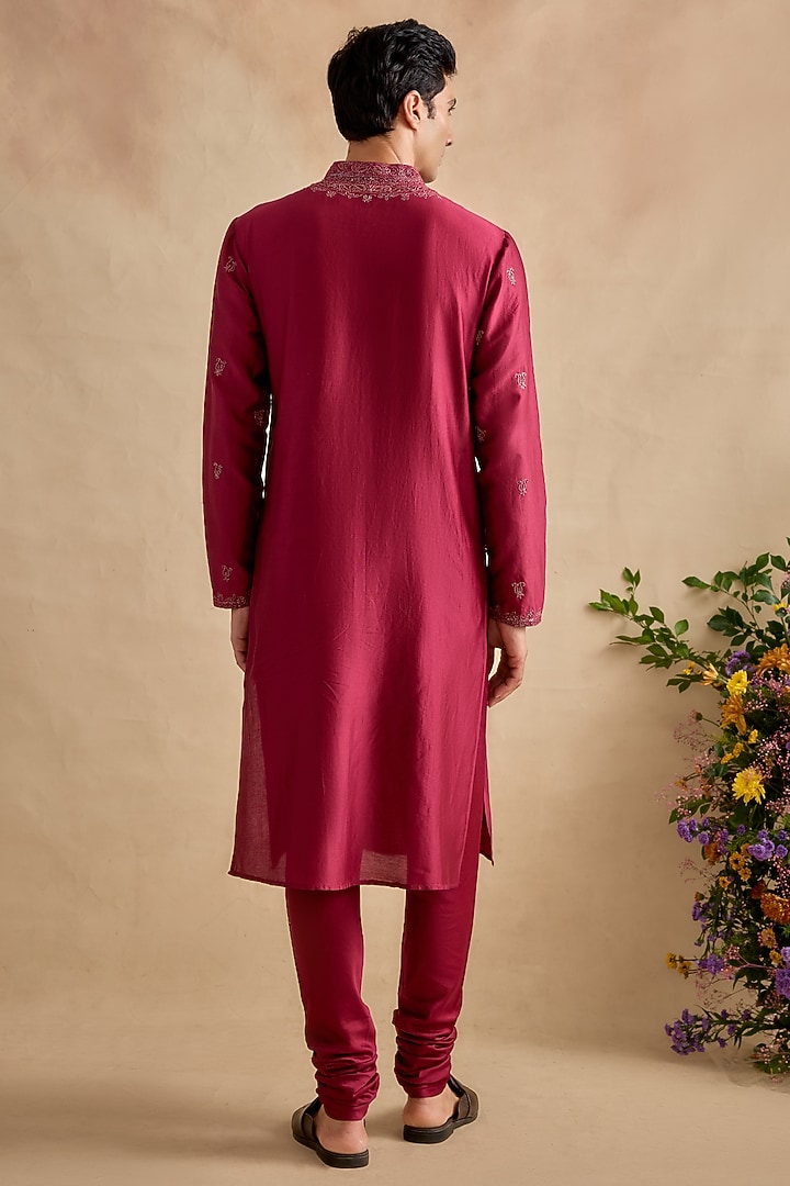 Magenta Chanderi Silk Thread Embroidered Kurta Set by Kalista Men at Pernia's Pop Up Shop