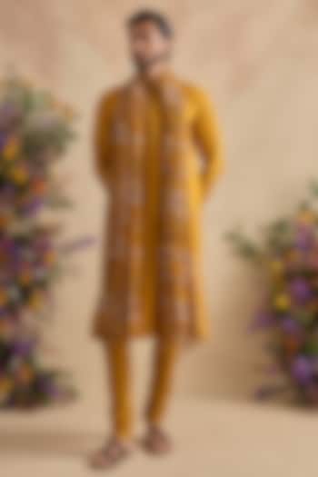 Golden Poppy Chanderi Silk Kurta Set by Kalista Men at Pernia's Pop Up Shop
