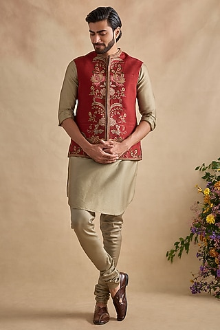 Crimson Viscose Silk & Chanderi Floral Bundi Jacket Set by Kalista Men