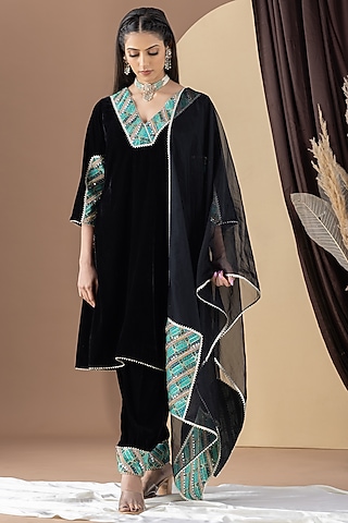 Black Velvet Embellished & Printed Kurta Set by KM By Kavita