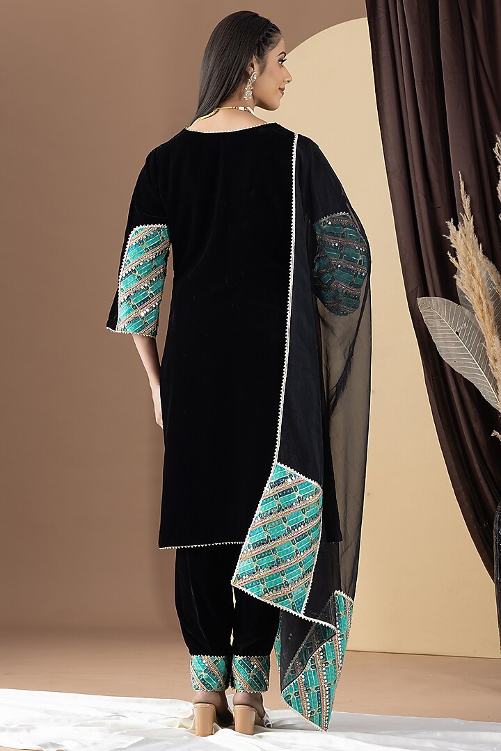 Black Velvet Embellished & Printed Kurta Set by KM By Kavita at Pernia's Pop Up Shop