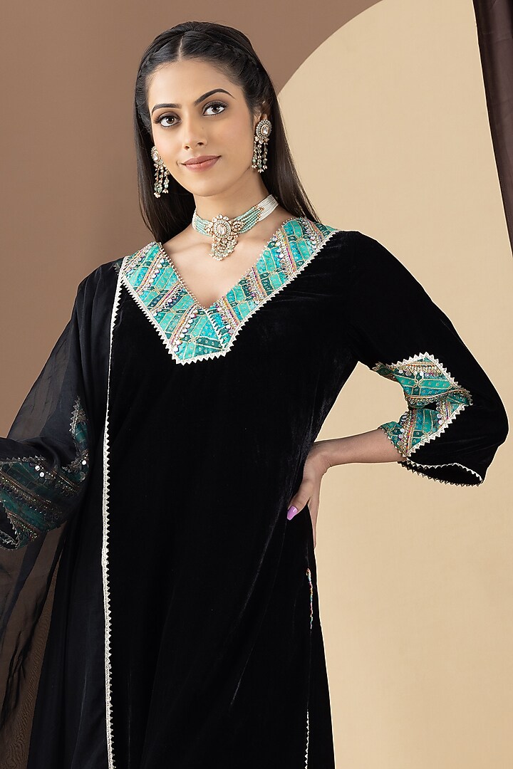 Black Velvet Embellished & Printed Kurta Set by KM By Kavita at Pernia's Pop Up Shop