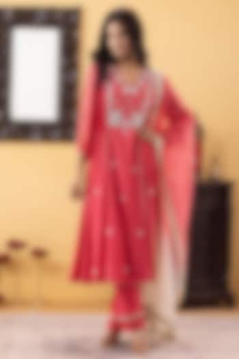 Coral Mulmul Silk Sequins & Mirror Hand Work Kurta Set by KM By Kavita at Pernia's Pop Up Shop